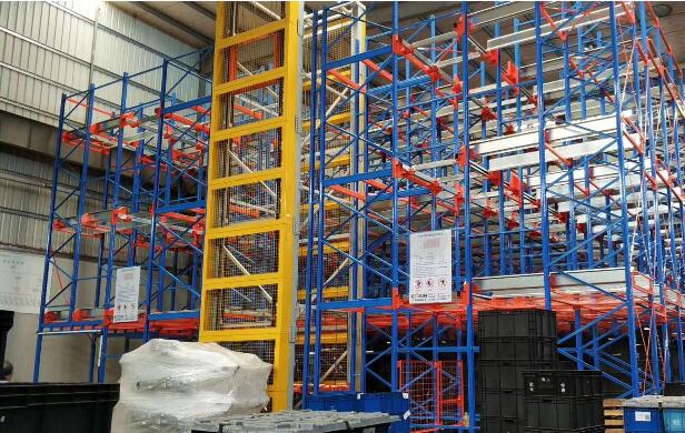四向穿梭立体仓库的优点：一种高效存储的工具