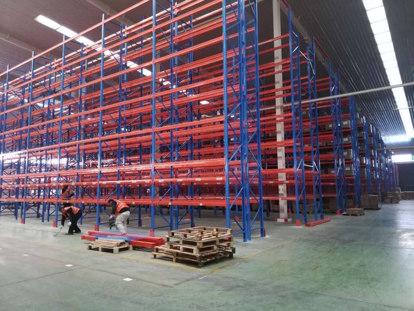 重型货架：现代仓储的钢铁支柱
